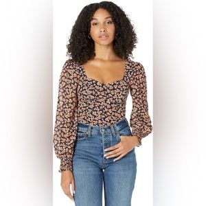 NWT Abercrombie Crop Top with Ruching of Sleeves and Back - Large